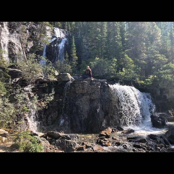 Meet your Posher, Kelsey - Picture 2 of 2